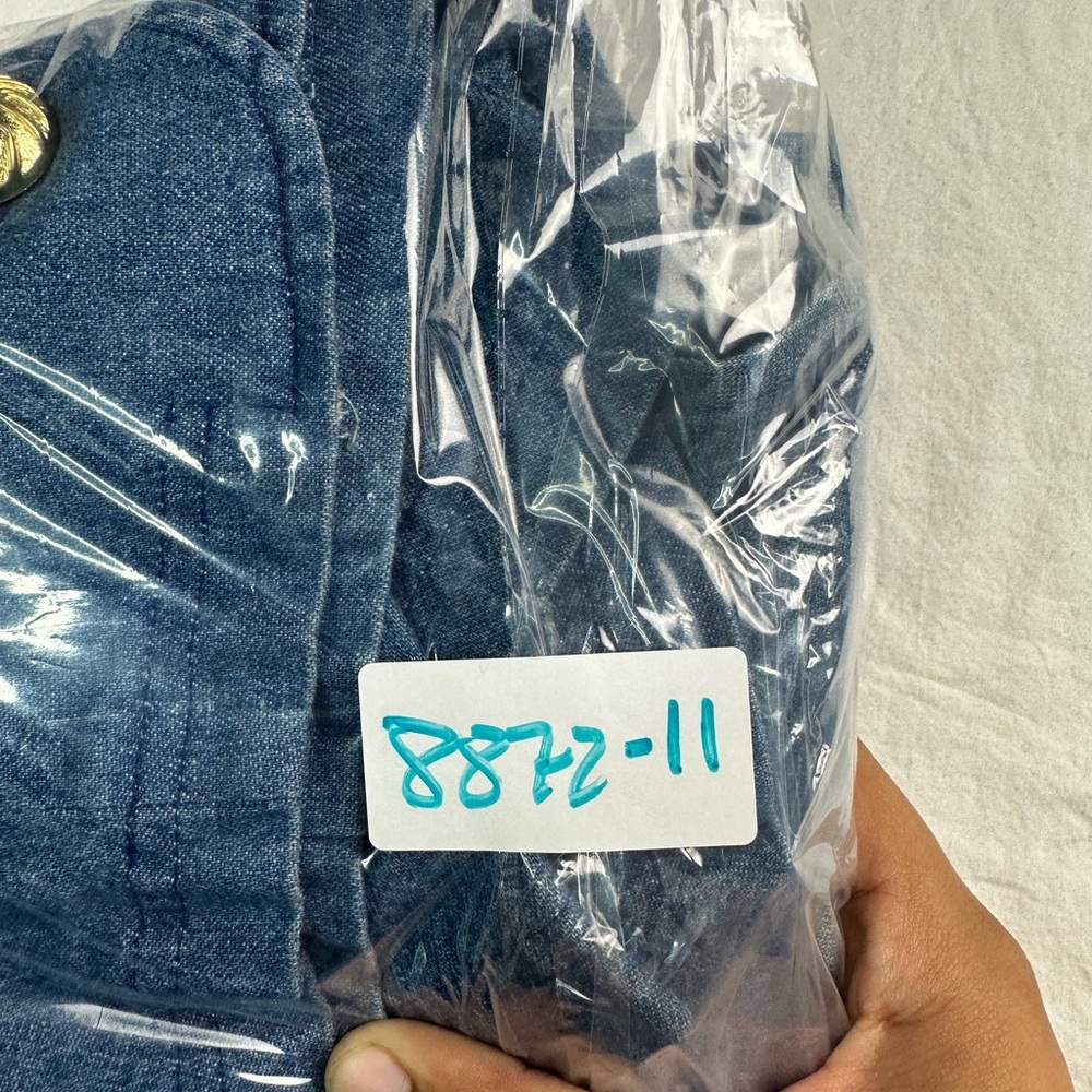 💙✨ Vintage Cropped Denim‎ Jacket Gold Buttons 80s 90s Chic ✨💙 - Picture 11 of 11